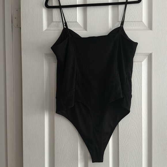 Black lace corset style bodysuit - Picture 2 of 4